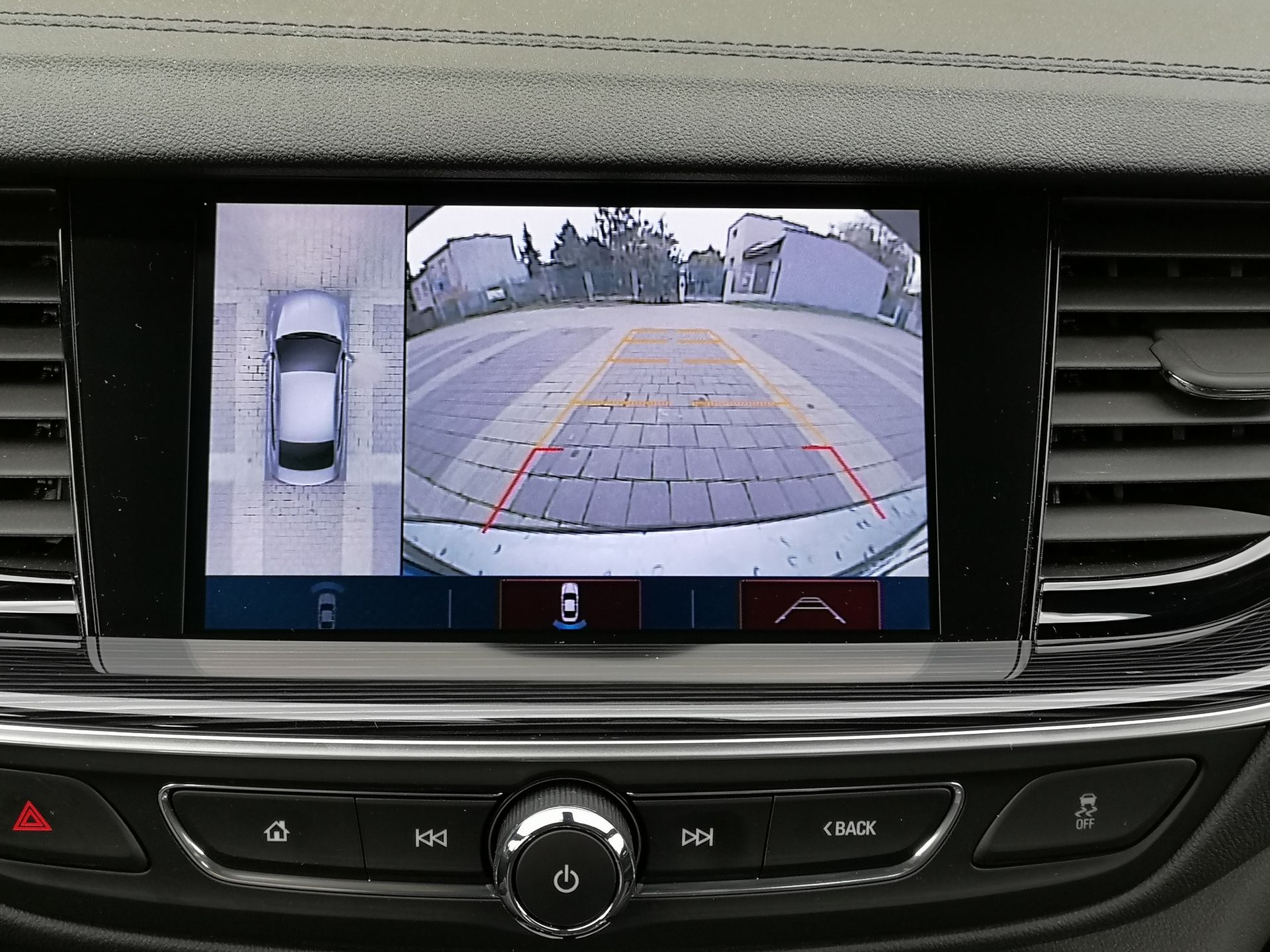 Opel Insignia Sports Tourer: System Multimedia Navi Pro, fabryczne audio i systemy wsparcia kierowcy 22