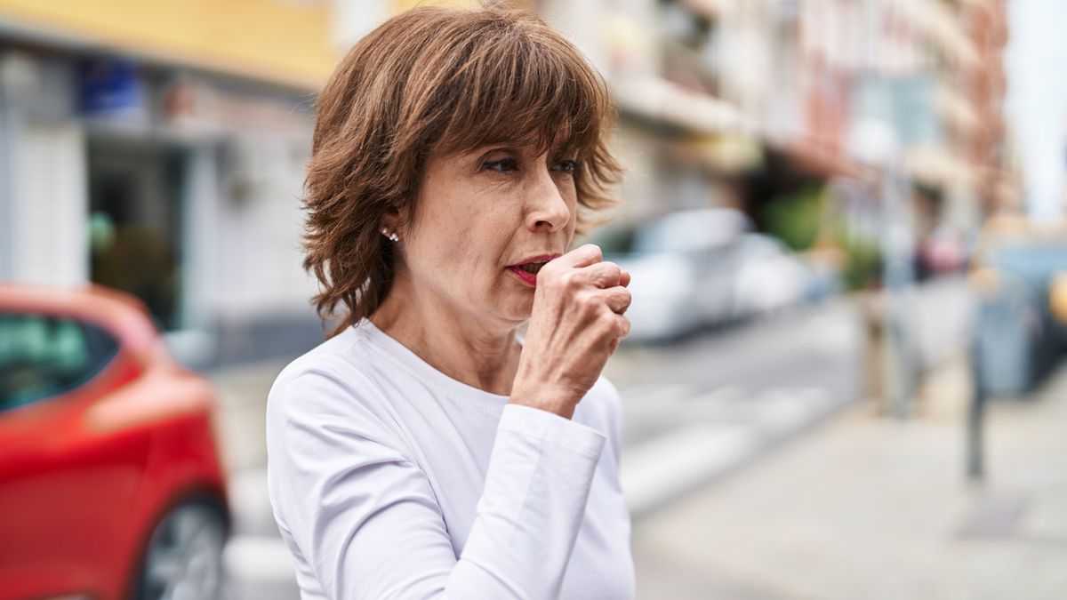Zazwyczaj kaszel towarzyszy infekcjom górnych dróg oddechowych