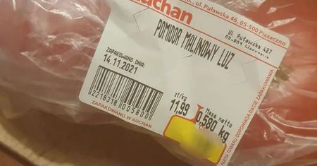 Kupiła 2 pomidory malinowe. Kobieta nie wytrzymała, pokazała cenę