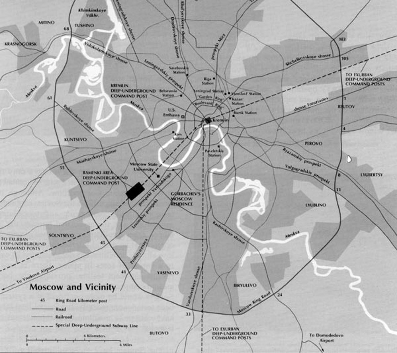 Mapa Moskwy. Linią przerywaną naniesiony domniemany przebieg linii Metra-2