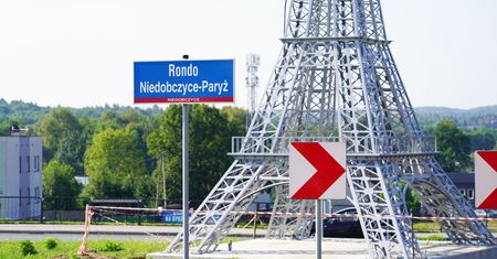 Na rondzie w Rybniku stoi Wieża Eiffla. Tego chcieli mieszkańcy "Paryża"