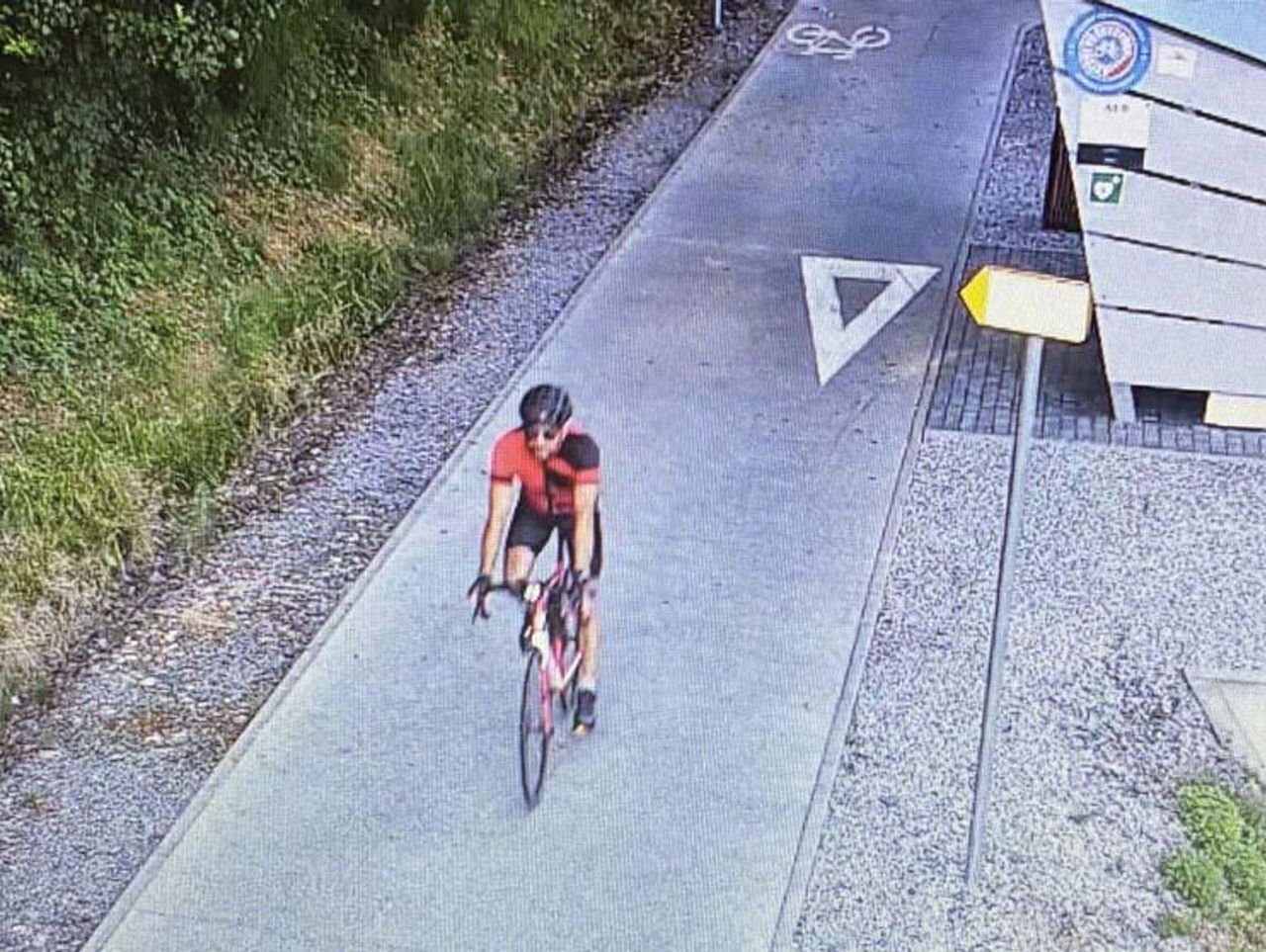 Jastrzębie-Zdrój: Policja szuka sprawcy wypadku na znanej trasie rowerowej. Zostawił ranną kobietę bez pomocy