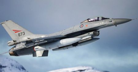 Masowo wycofują poradziecki sprzęt. Teraz będą szkolić pilotów F-16