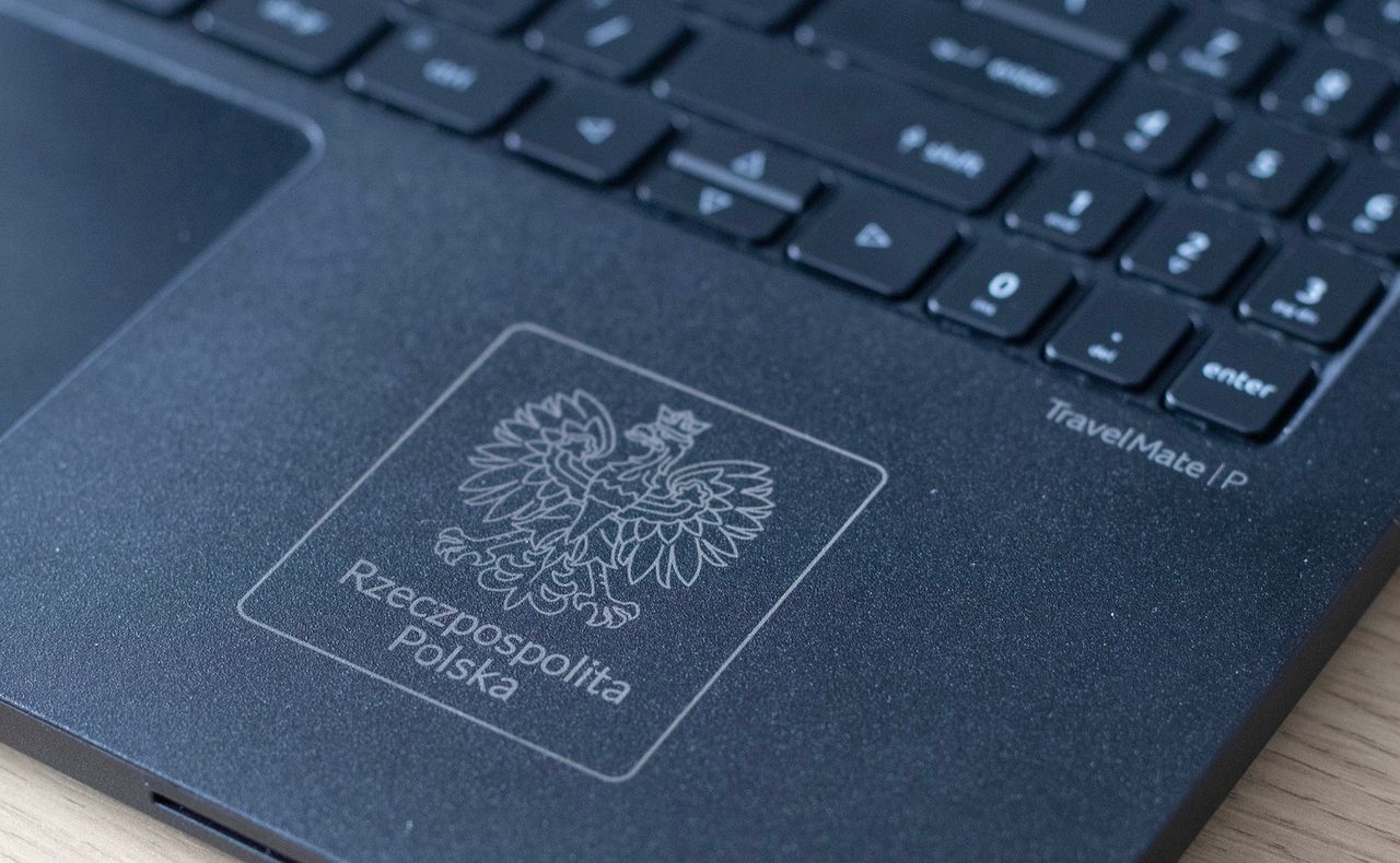 Laptopy dla uczniów a "śledzenie". Mamy odpowiedź Ministerstwa