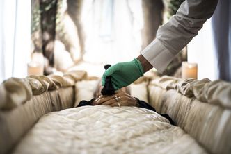 Polacy wstydzą się biedy. Kremują zwłoki i odraczają pogrzeby bezterminowo