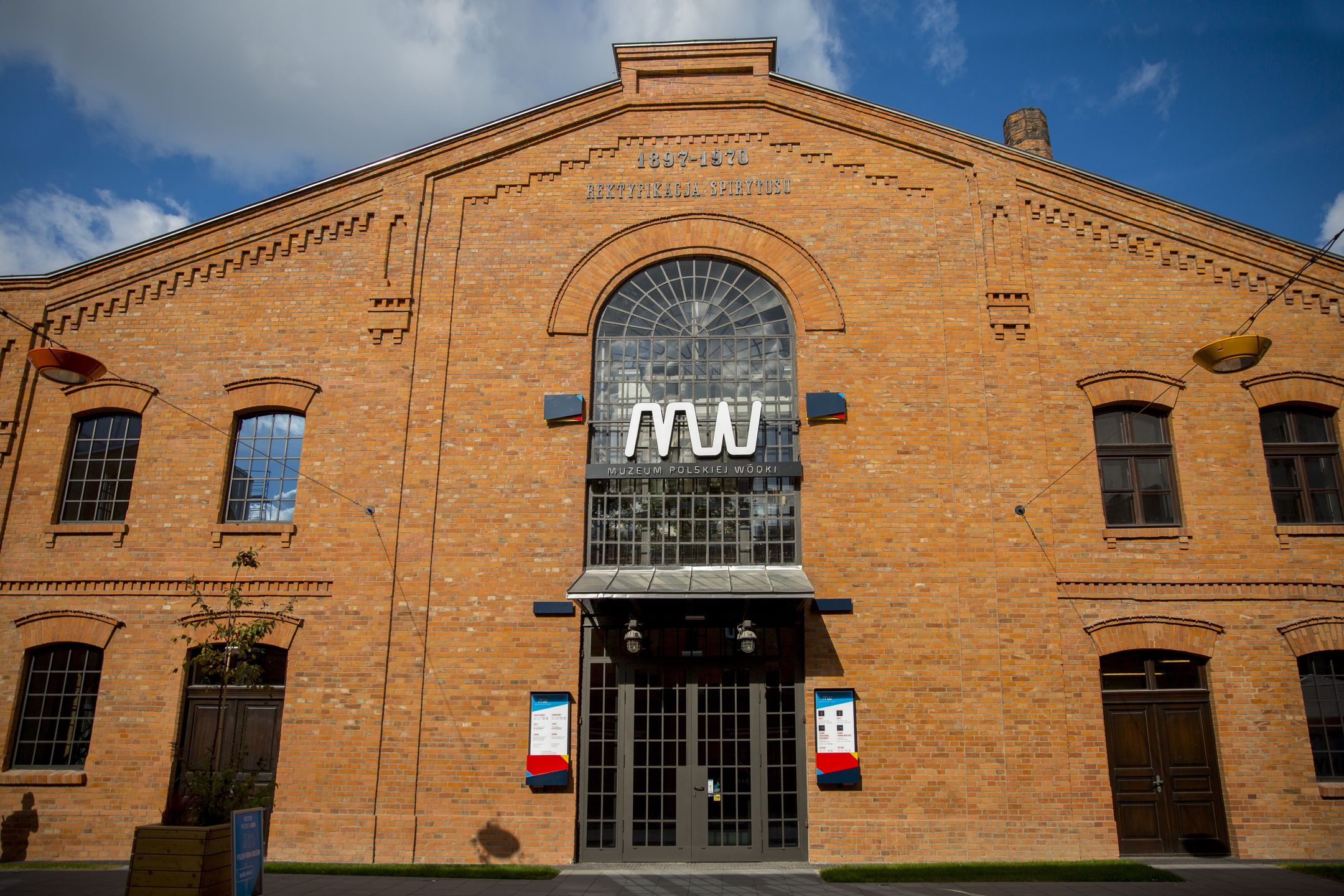 Muzeum Polskiej Wódki mieści się na terenie zabytkowego Centrum Praskiego Koneser w Warszawie 