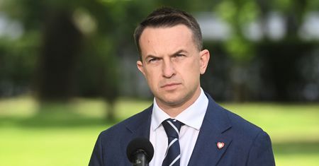 Polacy podzieleni. Obojętność wobec nominacji Szłapki