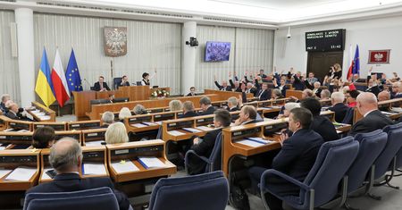 Gorąca debata w Senacie nad Kartą Nauczyciela. "To realna obniżka wynagrodzeń"