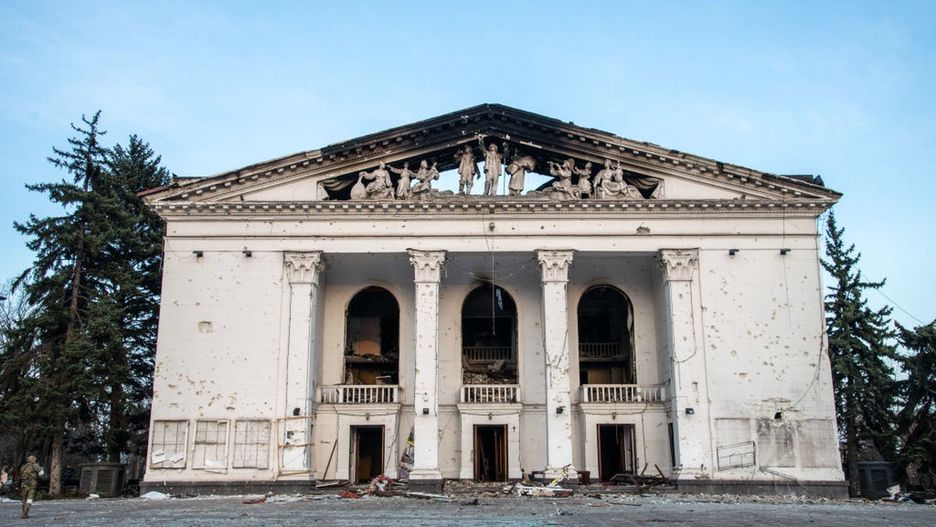 Zniszczony Teatr Dramatyczny w Mariupolu