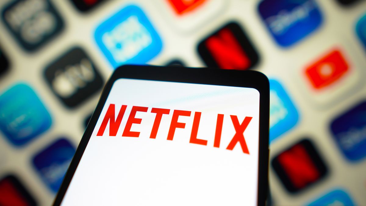 BRAZIL - 2024/01/23: In this photo illustration, the Netflix logo is displayed on a smartphone screen. (Photo Illustration by Rafael Henrique/SOPA Images/LightRocket via Getty Images)