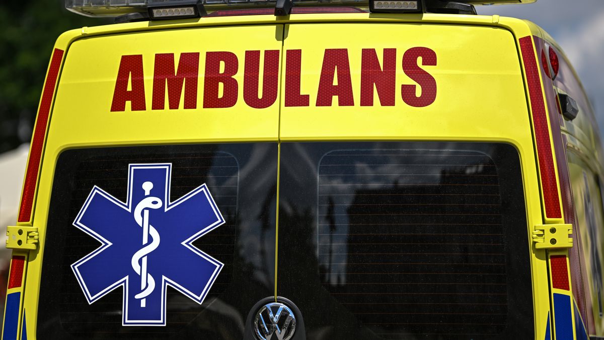 91-letnia kobieta zmarła w karetce. NFZ bada sprawę