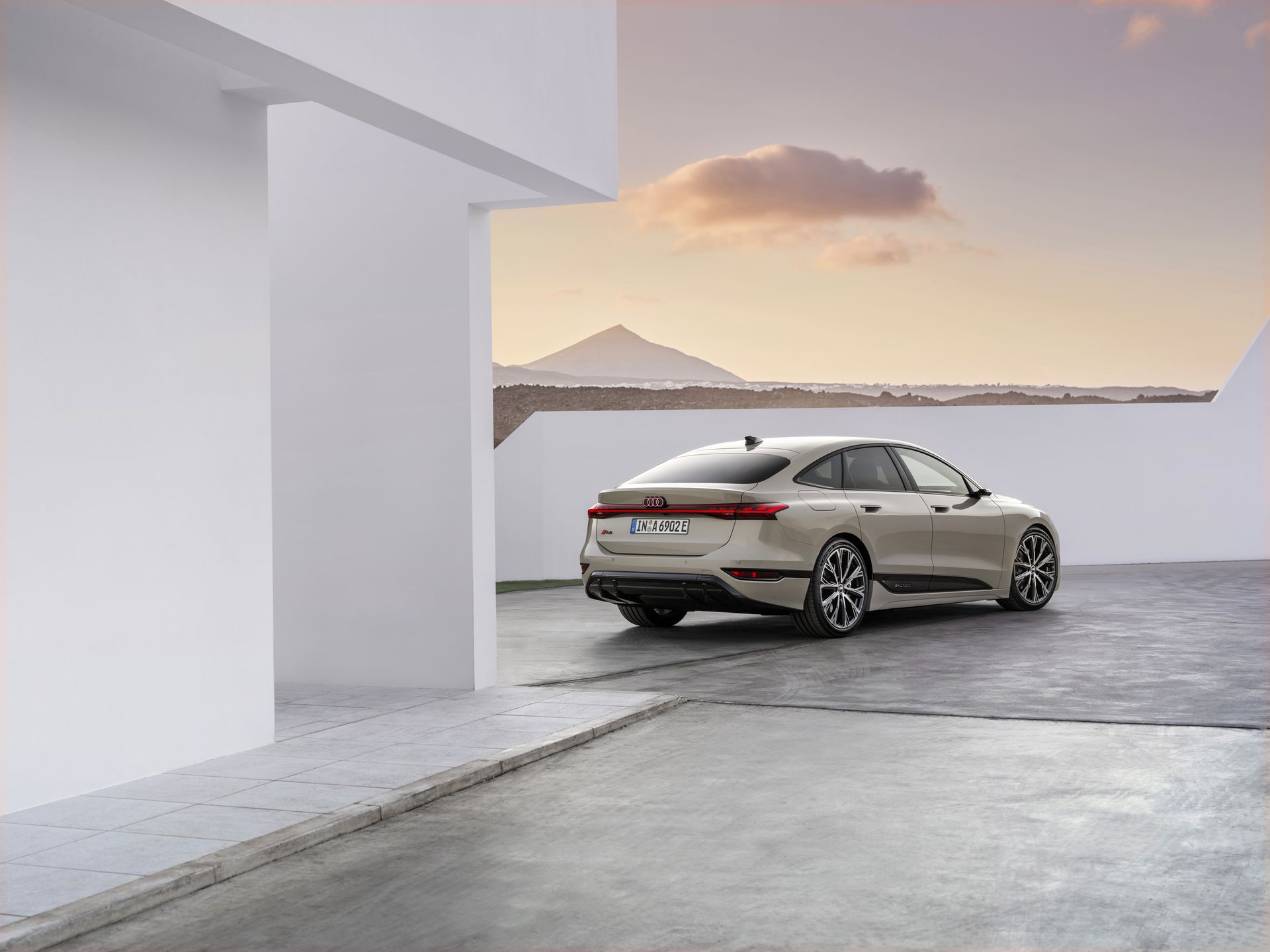 Audi A6 Sportback e-tron
