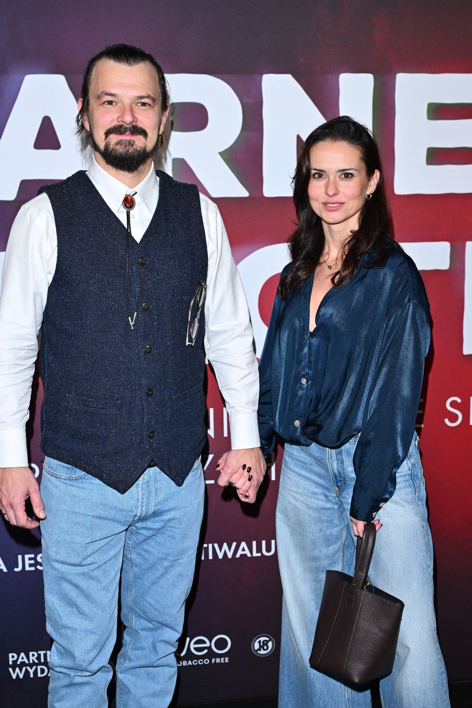 Dawid Ogrodnik z żoną na premierze serialu