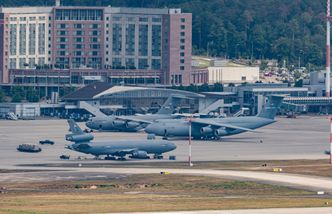 Amerykanie bez pieniędzy. Niemcy wypłacą pensje pracowników baz USA