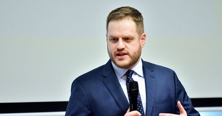 Minister apeluje do Polaków: nie kupujcie tego na komunię