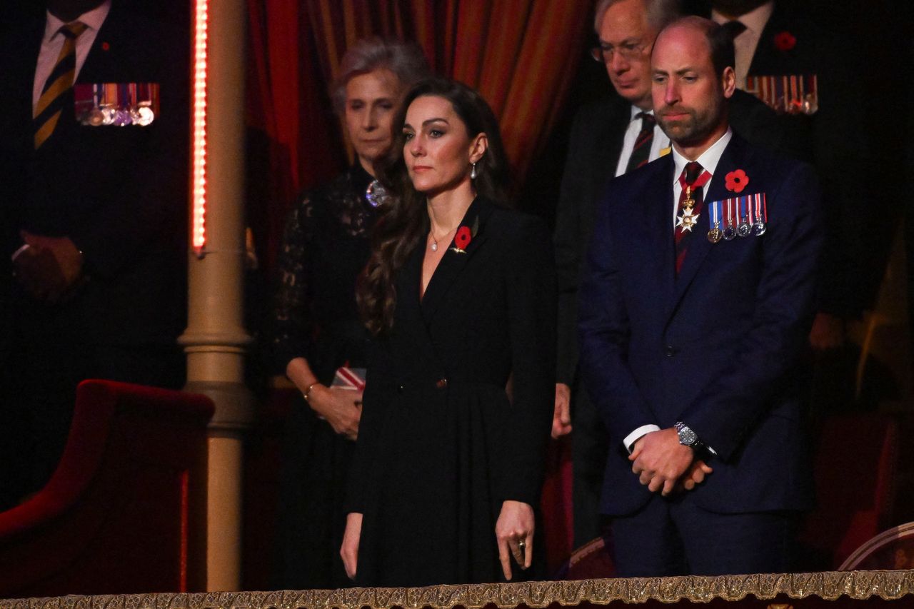 Duchess Kate returns to public eye after chemo milestone