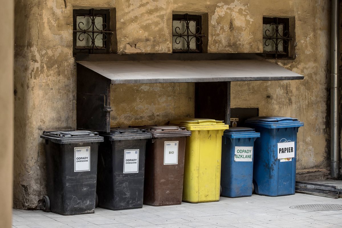 Rada Warszawy nie zajmie się opłatami za śmieci. Będą ponownie przeliczone