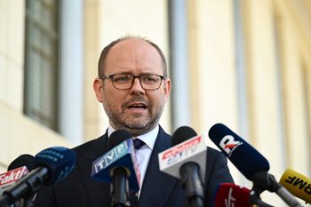 "Jest pan kłamcą". Awantura o słowa Przydacza. Reaguje on sam