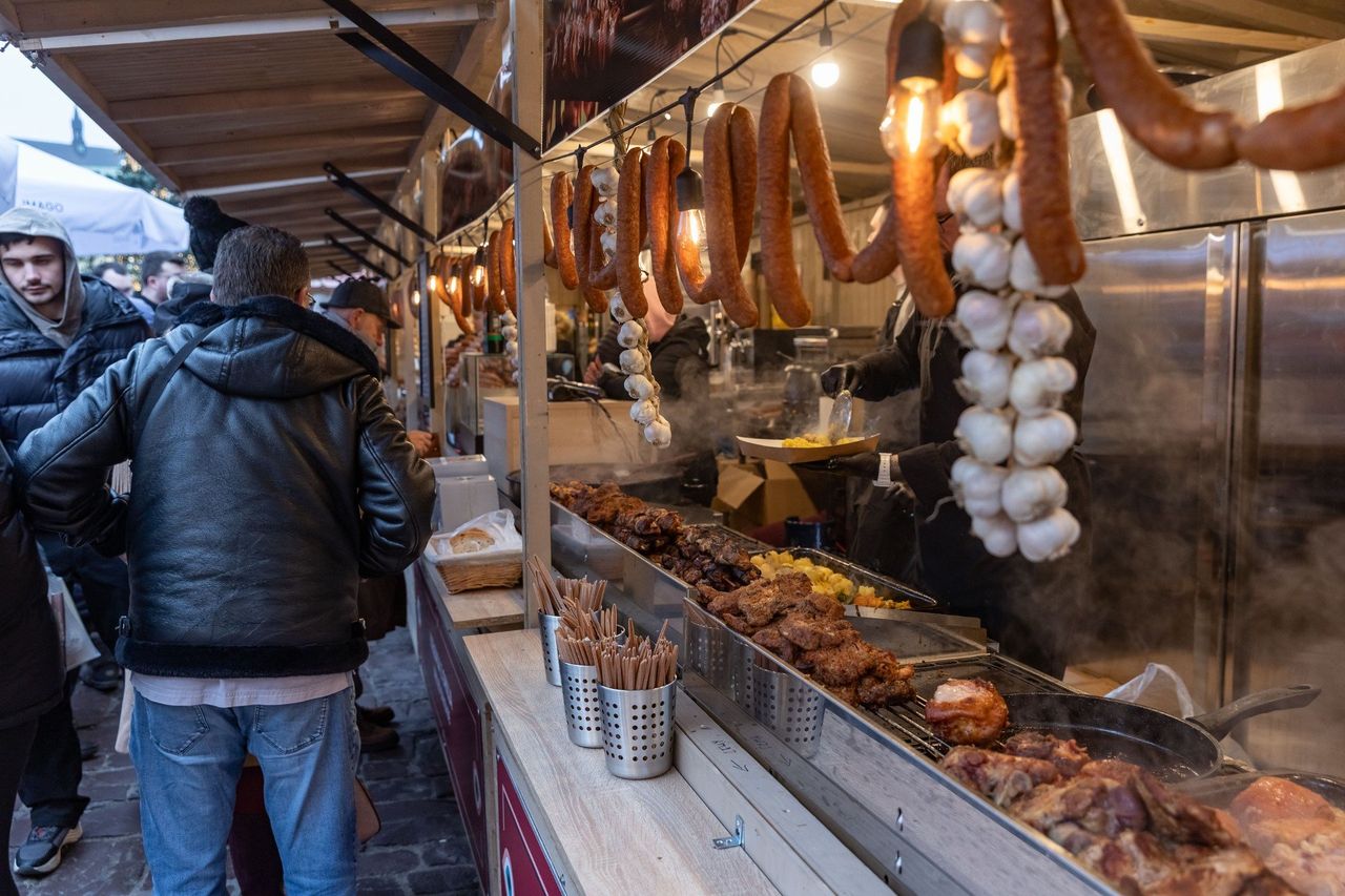 Kraków: Świąteczne jarmarki pod lupą. Ceny potrafią zaskoczyć
