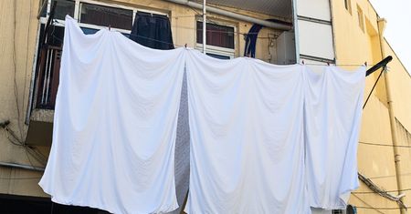 Pościel i obrusy krochmalę w pralce. Oszczędność czasu i brak bałaganu