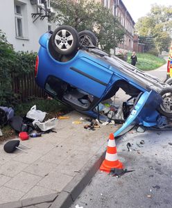Groźny wypadek. Samochód dachował w Gdańsku