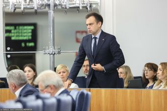 Będą większe podwyżki dla budżetówki. Minister składa deklarację