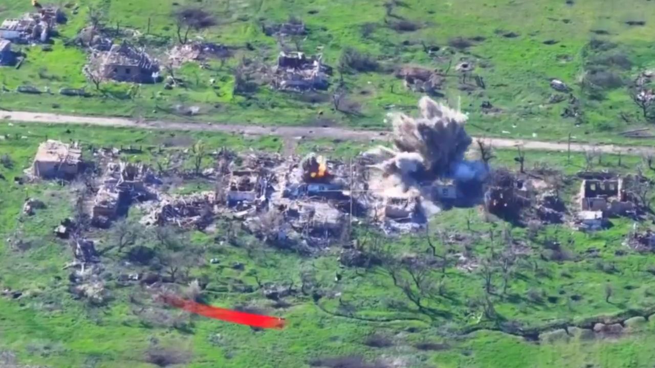 "Bombowy czteropak" w akcji. Grupa szturmowa Rosjan unicestwiona