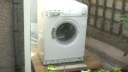 Cegła + pralka = bezsensowna destrukcja [wideo] 1