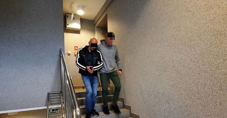 Warszawa. Próbował wymusić zwrot rzekomych należności granatami i pistoletem