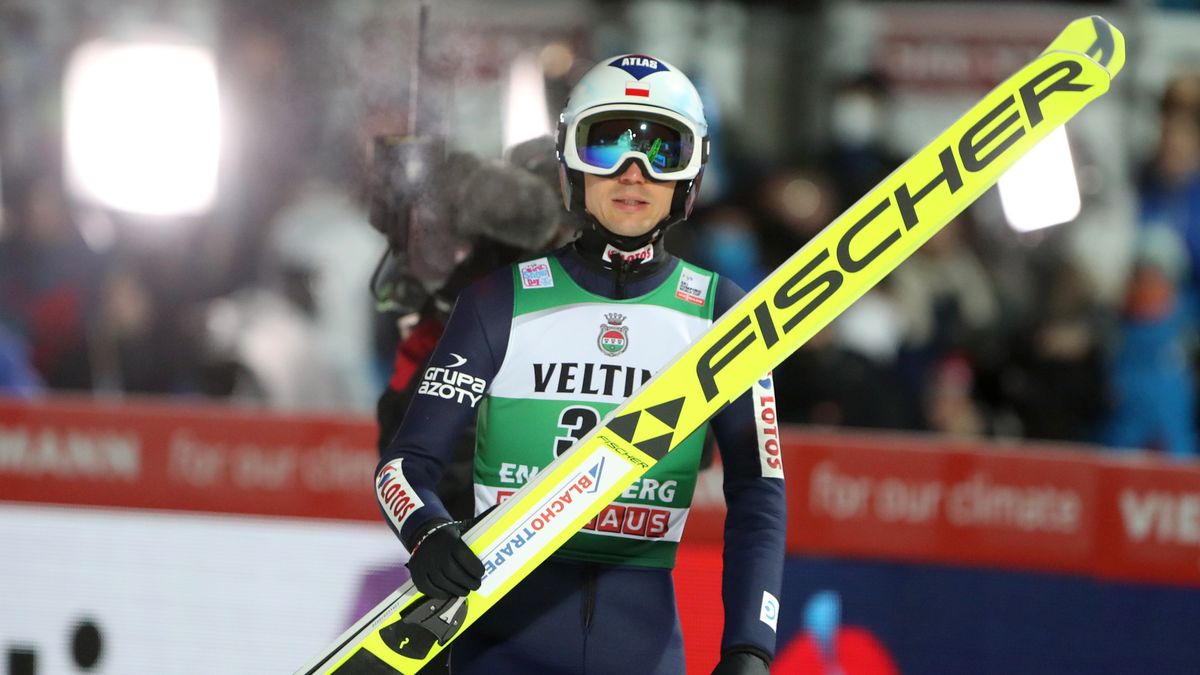 Engelberg, Szwajcaria, 18.12.2021. Polak Kamil Stoch podczas zawodów Pucharu Świata w skokach narciarskich, 18 bm. w szwajcarskim Engelbergu. (gj) PAP/Grzegorz Momot