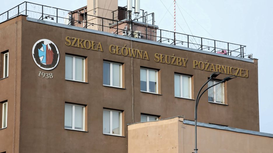 Koronawirus. Warszawa. Część podchorążych SGSP rozwieziono do ośrodków w całej Polsce. 