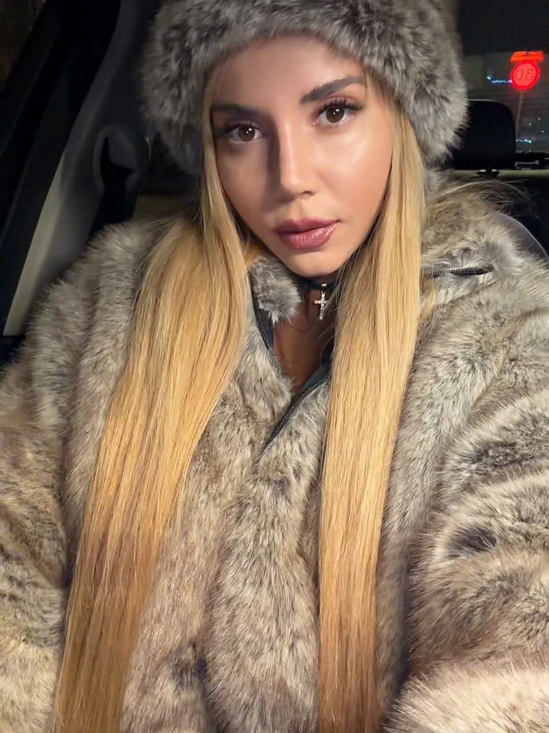 Marianna Schreiber w zimowym selfie