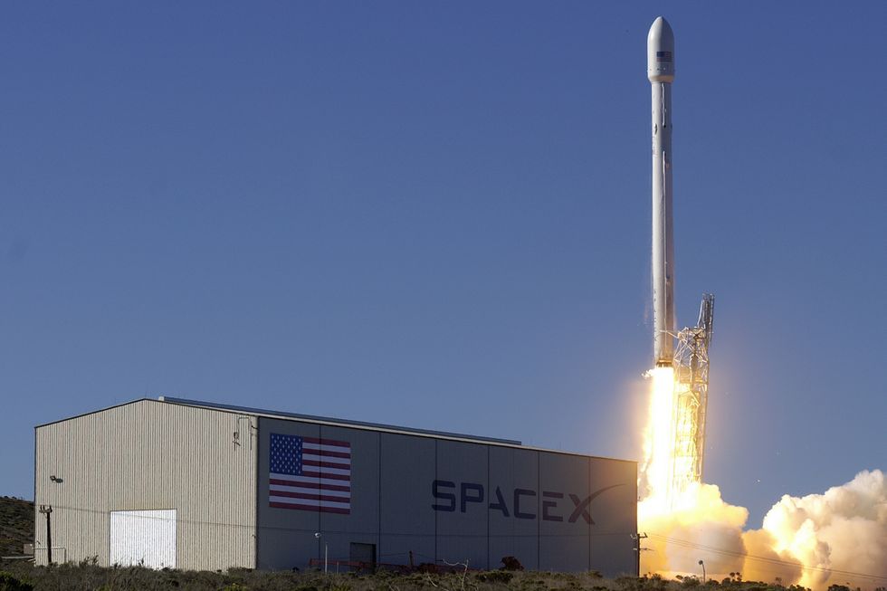 Elon Musk zaprasza na Marsa: SpaceX reklamuje kosmiczną turystykę 2