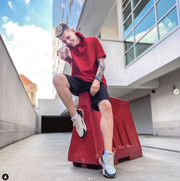 Zrozpaczony DeeJayPallaside przemówił do obserwatorów po filmie Konopskyy'ego i grzmi: "Humor lata temu też był ZUPEŁNIE INNY"