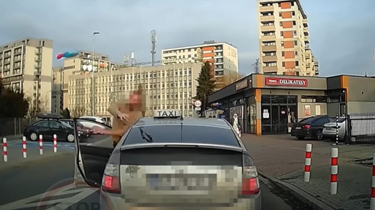 Pirat drogowy w Krakowie zaatakował jadącego za nim kierowcę butelką