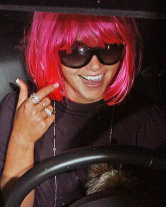 Britney Spears wróciła do różowej peruki!