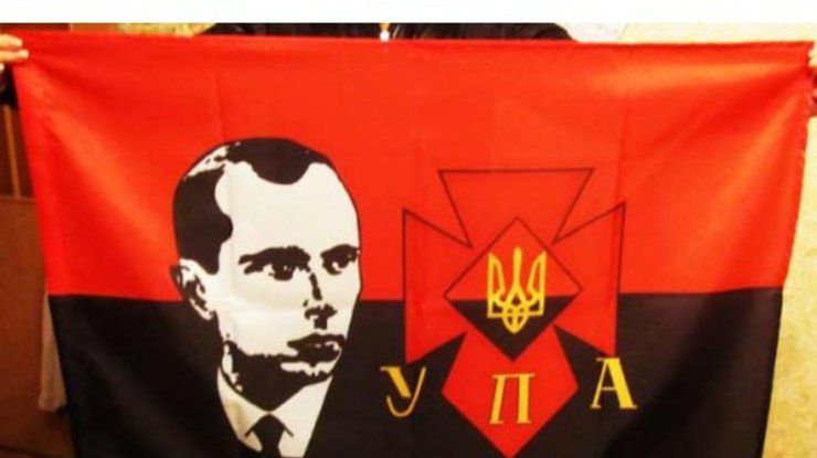 Pod tą (nomen omen) banderą działają ludzie prowadzący konto @pravsector