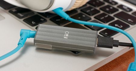 FiiO K1 – mały wzmacniacz na USB, który pomoże każdym słuchawkom