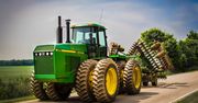 Rolnicy z USA crackują ciągniki. Inaczej nie ma sensu ich naprawiać