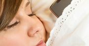 Niemal połowa użytkowników smartfonów „nie przeżyje” bez nich doby
