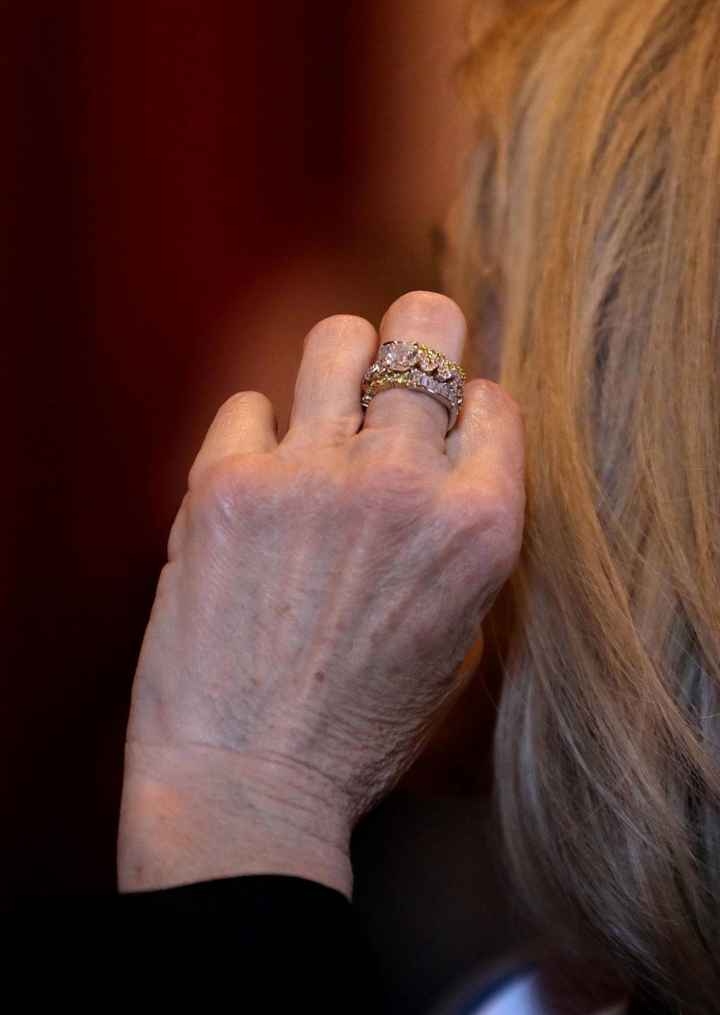Brigitte Macron nierówno nałożyła samoopalacz