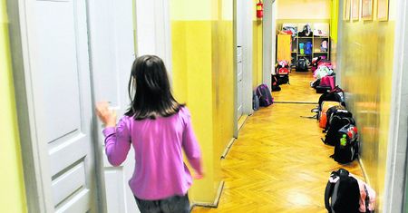 Sekretarka ukradła uczniom 129 tys. zł - chciała umrzeć