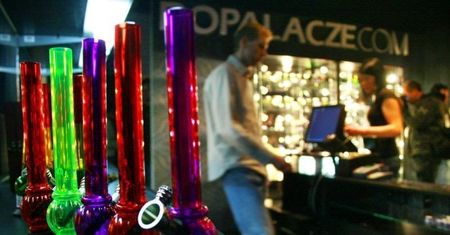Jeszcze w te wakacje handel dopalaczami będzie kwitł bez przeszkód