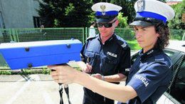 Nowe mundury wyglądają lepiej niż stare, lecz mają liczne wady i horrendalne ceny