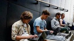 Studenci zapełnili już budynki wrocławskich uczelni.