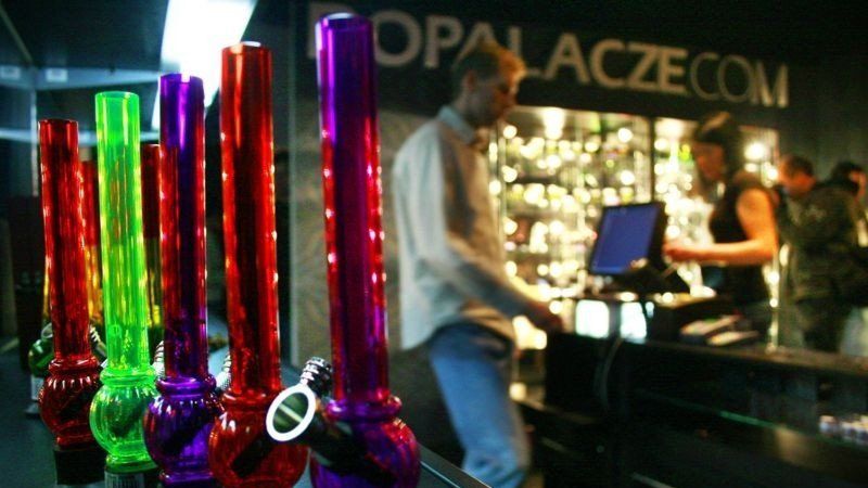 Największą część klienteli sklepów z dopalaczami stanowią uczniowie i studenci, którzy chcą "poprawić" sobie zabawę