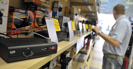 Kraków: policja ostrzega: uwaga na "cyfrowych" naciągaczy. Sprzedają drogie dekodery