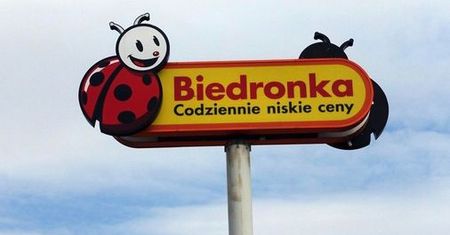 Dzieje się w handlu. Biedronka walczy o pracowników i daje podwyżki