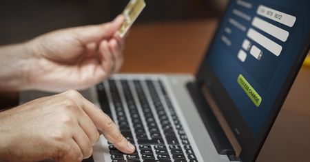 Polacy nie chcą kupować przez internet za granicą