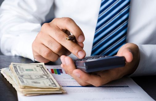 Czym różni się doradca finansowy od doradcy inwestycyjnego?